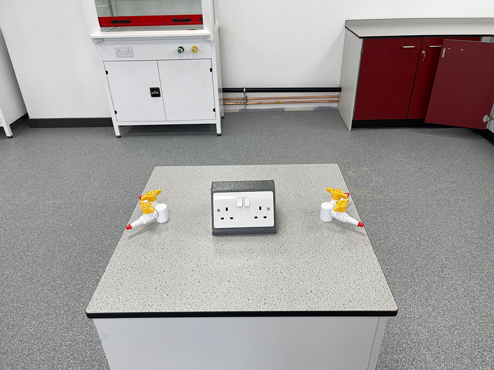 Alexandra Park School science room